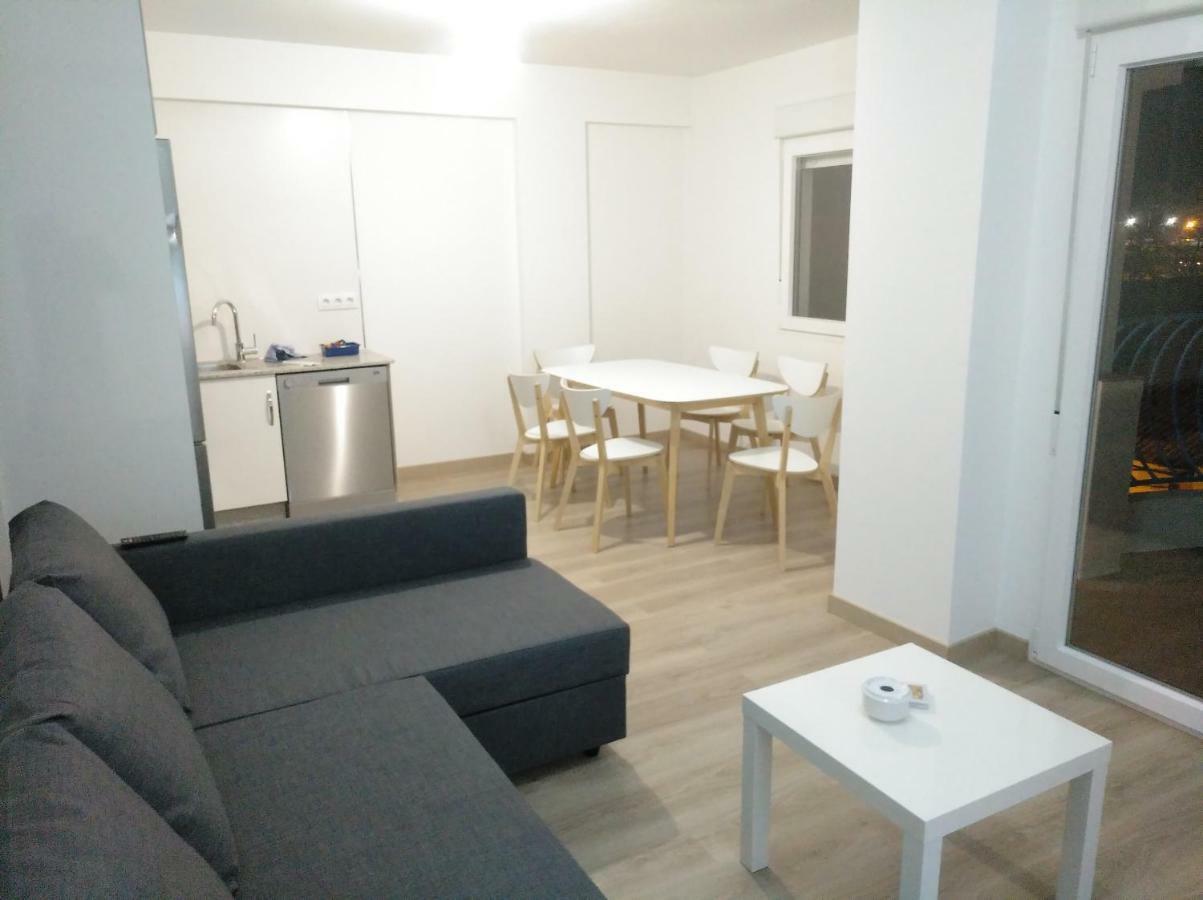 Apartamentos Poniente 비야누에바 데 아로사 외부 사진