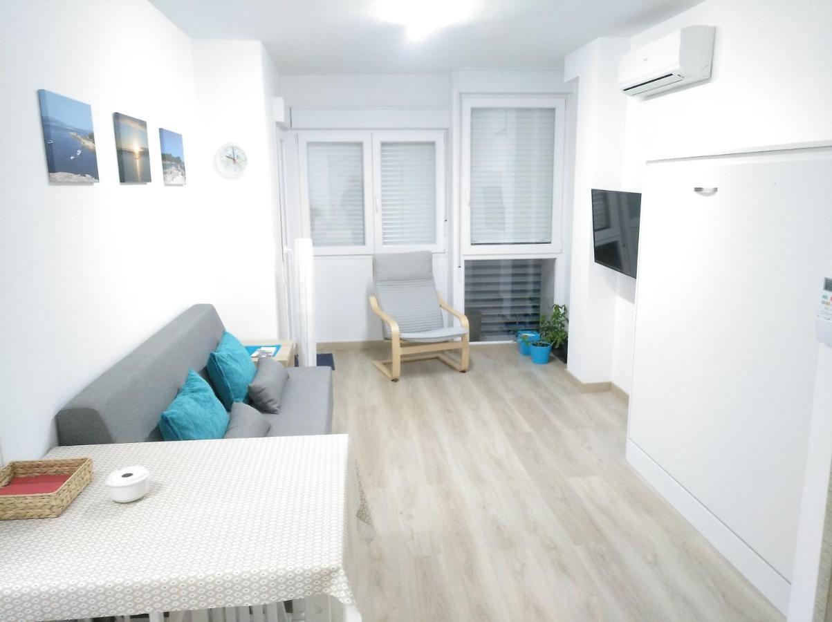 Apartamentos Poniente 비야누에바 데 아로사 외부 사진
